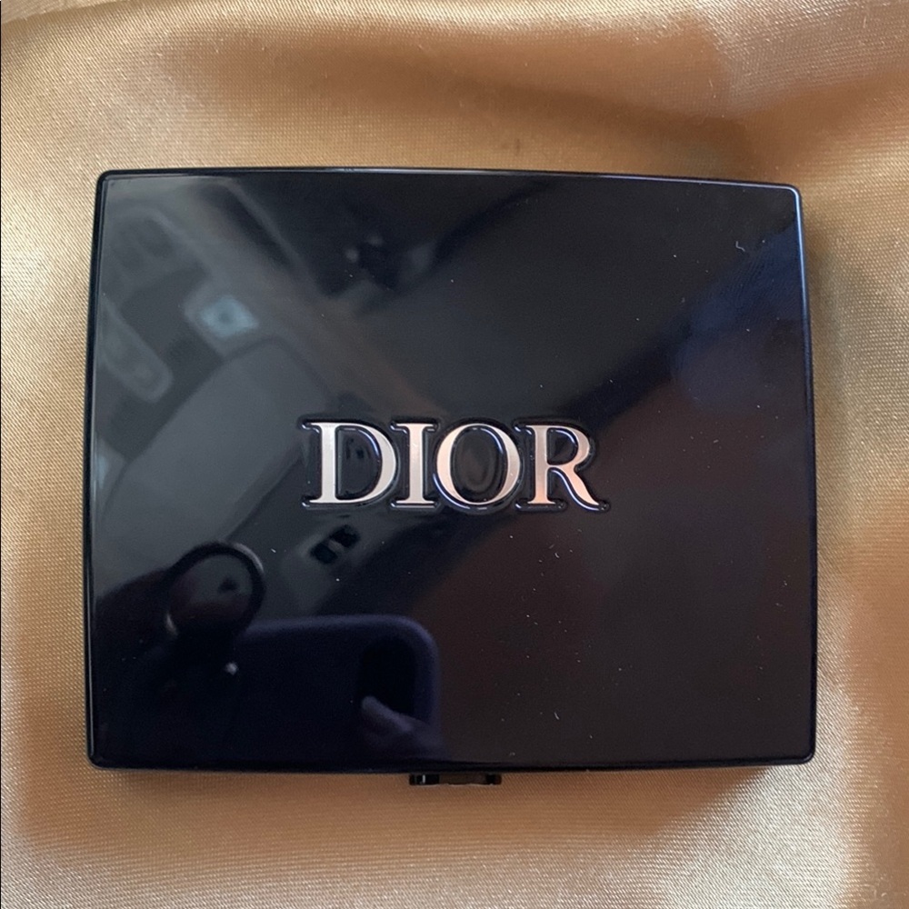 Dior Glossy Black Eyeshadow Makeup Compact - Picture 1 of 5